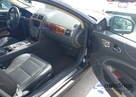 2011 Jaguar Xk z USA, uszkodzony, nr VIN SAJWA4GB6BLB41005